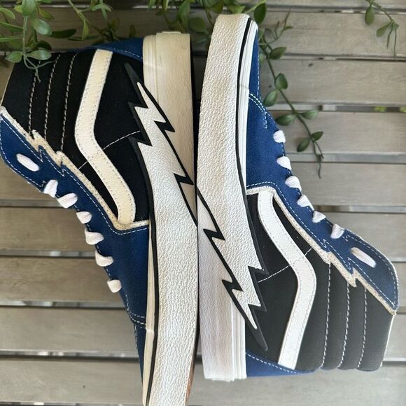 Van’s Bolt Sk8 High Tops - Picture 4 of 7